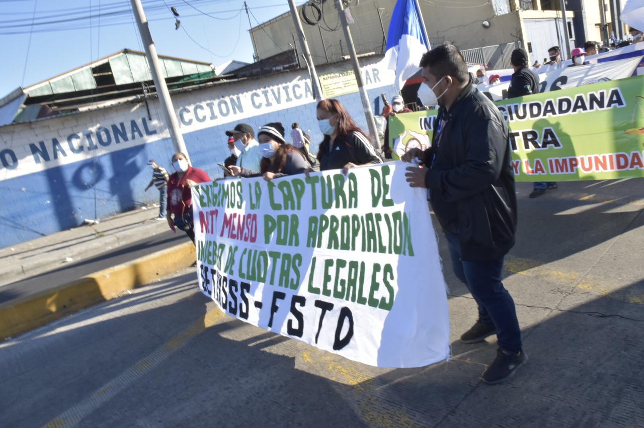 Decenas de sindicatos protestan hoy contra Neto Muyshondt y piden su inhabilitación para el 28F decenas-de-sindicatos-protestan-hoy-contra-neto-muyshondt-y-piden-su-inhabilitacion-para-el-28f